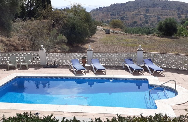 Holiday Villa with Swimming Pool, Almogia