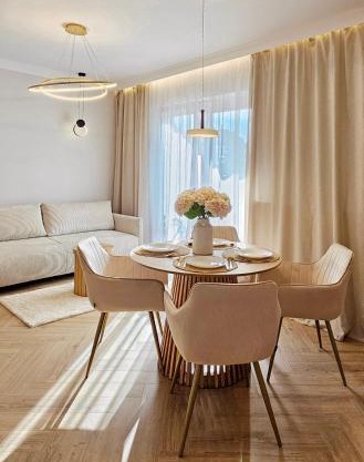 HolidayHomePL Apartament z osobną sypialnią, garaż gratis
