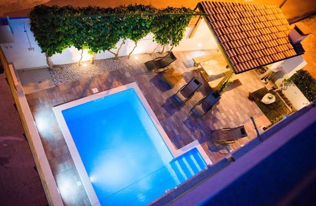 HolidayHomeSpalato - apartments with pool