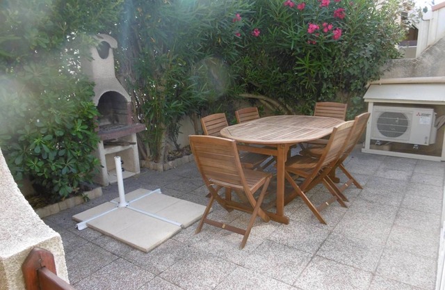 HOLIDAYLAND VILLA T2 MEZZANINE 127 sleeps 8 air-conditioned with veranda NARBONNE PLAGE