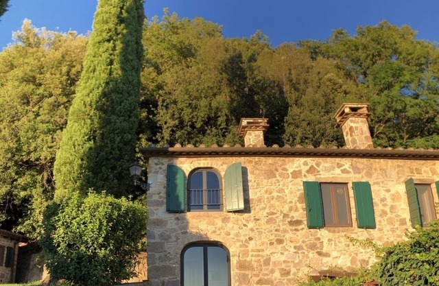HOLIDAYS IN AN ANCIENT TUSCAN FARM - THE BASILOCCO