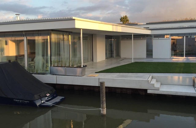 Holidays in the harbor on Lake Neusiedl