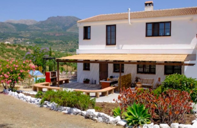 Holidays2Alozaina Villa private pool, BBQ in nice countryside