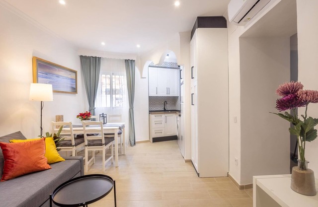 Holidays2Malaga Carril & 5G WIFI & Ideally for working & Sat TV