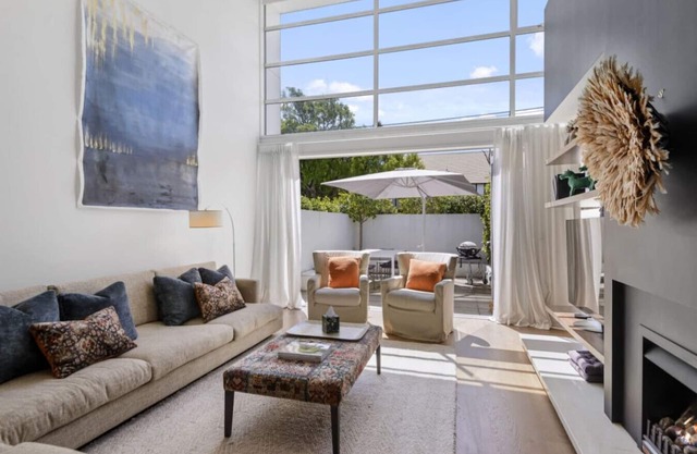 Holly Road Executive Townhouse
