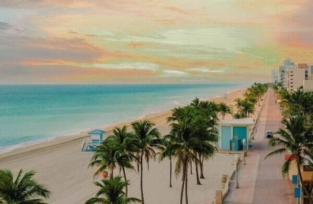 Hollywood Beach Family Vacation Home | Pool |Miami