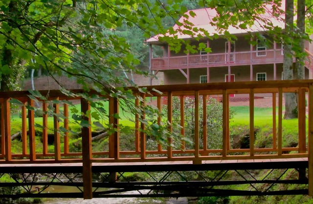 Hollywood Cabin Rental