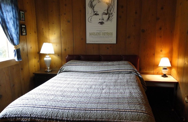 Hollywood Cottage- 2 bedroom cottage