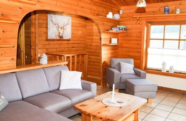 Holzhaus Hubertus am Hennesee