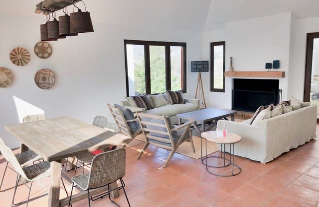 HOM | Espectacular Casa en Cachagua 6PAX Jacuzzi Privado en la Terraza con Parri