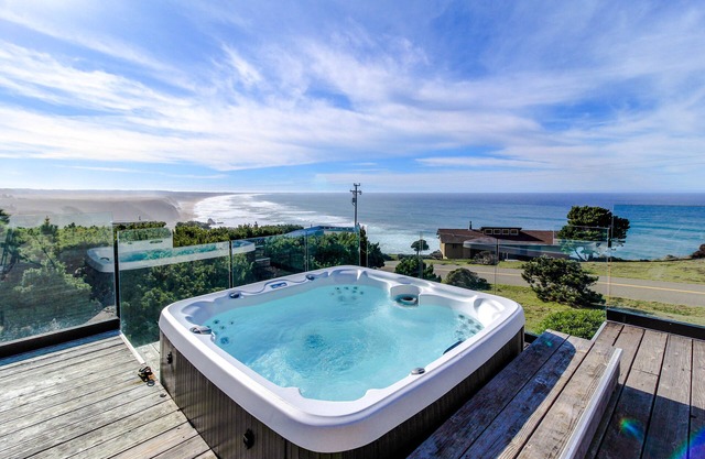 Home close to ocean with private hot tub and gorgeous deck