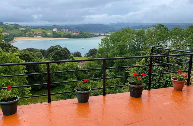 Homerez - Nice house With sea view and mountain view