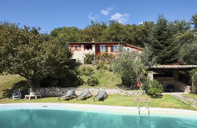 Home holiday with swimming pool near Spoleto, Norcia and Assisi