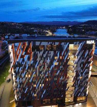 Home Hotel 1624
