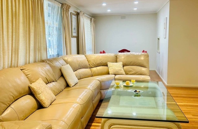 Home in Doncaster with Gardens, Near Shops & Transport