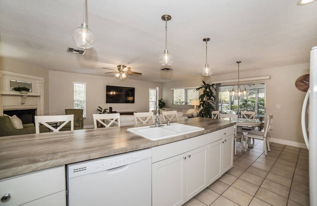 ⭐⭐⭐⭐⭐Home in Safe area~ Grill, Bikes, Beach gear, 2 Patios,