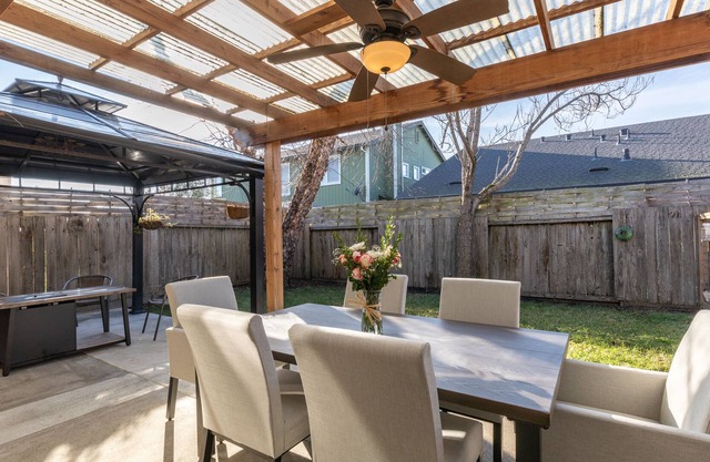 Home In the Taylor Mtn Foothills, firepit, organic garden, outdoor lounge space