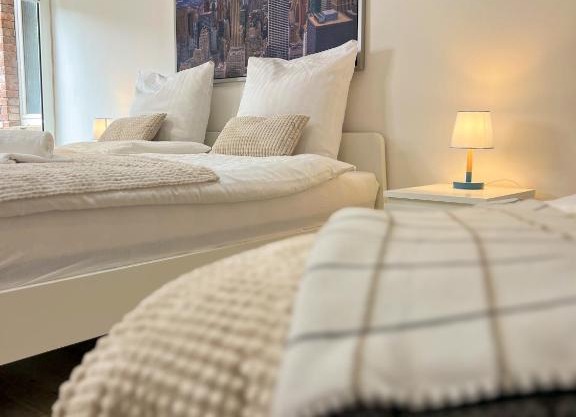 Home Inn Apartments - 201