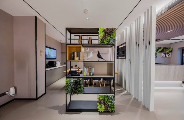 Home Inn Oriental Pearl Pucheng Road