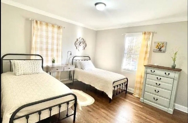 Home Sweet Greer near Airport BMW & Downtown