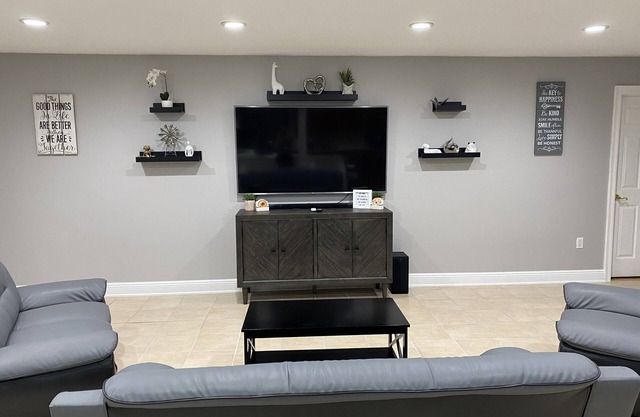 Home sweet home near New Orleans, 5BR & 11 beds