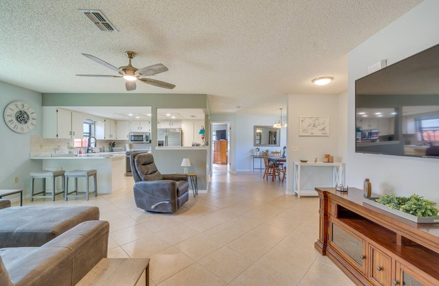Home w/Patio & Grill: 2 Mi to Rainbow Springs!