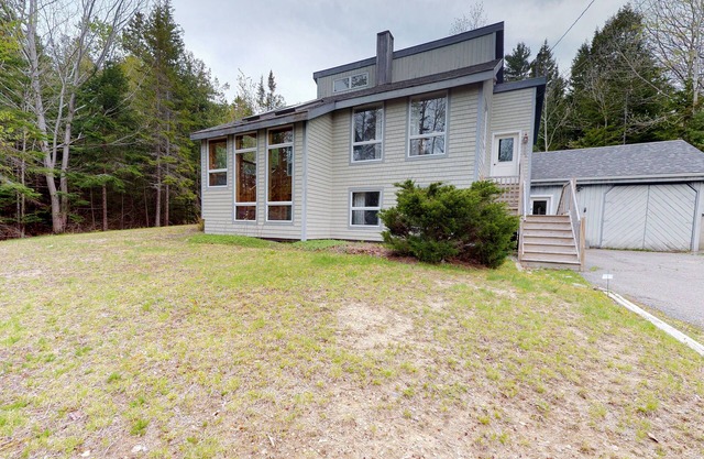 Home with deck, great location in the heart of Acadia National Park