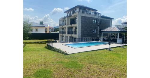 Home Xperience Luxury Apartments