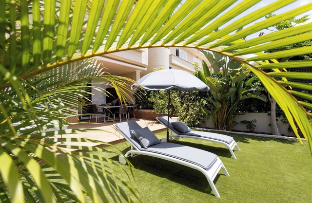 Home2Book Relaxing Stay with Terrace & Pool