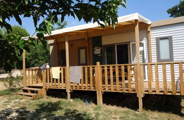 HomeFlower 26m2 PREMIUM 2 Schlafzimmer + halb überdachte Terrasse + TV + Klimaanlage 5 Personen