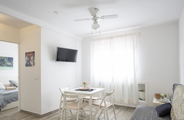 HomeForGuest Attic Kissed by the Ocean - HomeForGuest