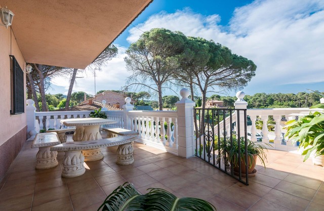 HomeHolidaysRentals Corts - Costa Barcelona