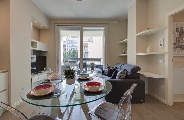 HomeLovers City Life Portello Flat with Terrace M5