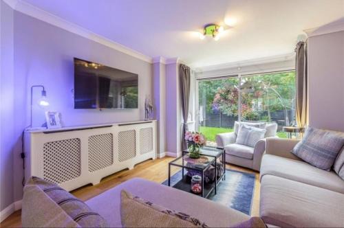 Homely 4 Bedroom House Addlestone