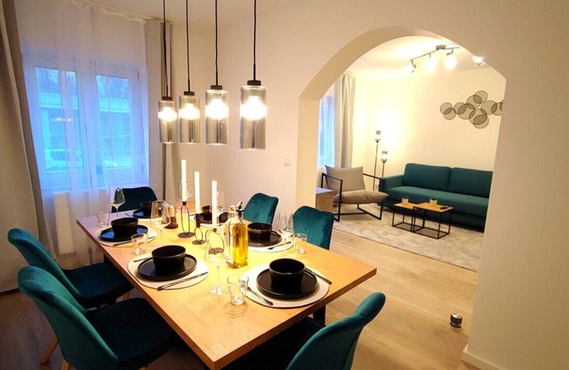 Homely Stay - Charmantes 3- Zimmer Apartment