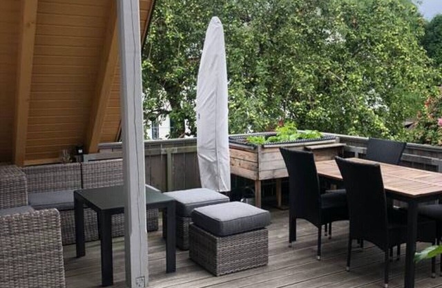 HOMELY STAY in a MODERN GREEN DREAM