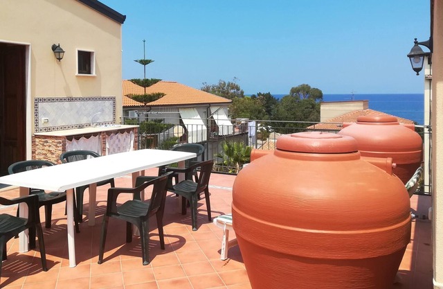 Homerez - 200 m away from the beach! Nice house for 4 ppl. at Marina di Caronia
