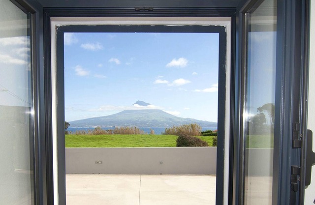 Homerez - 300 m away from the beach! House for 4 ppl. at Praia do Almoxarife