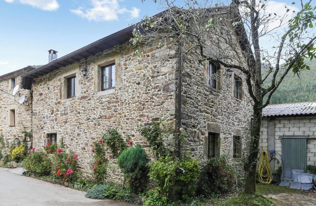Homerez - 320 sqm House for 12 in Tineo