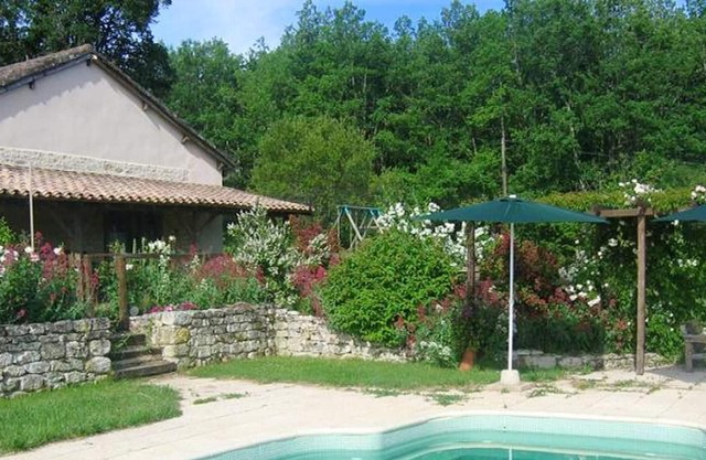 Homerez - Amazing villa for 14 ppl. with swimming-pool at Castelnau-Montratier