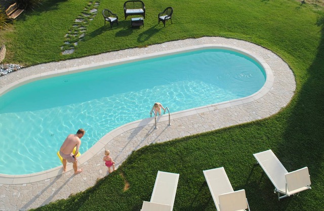 Homerez - Amazing villa 13 km away from the beach for 11 ppl. with swimming-pool