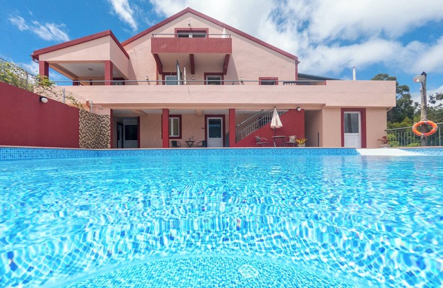 Homerez - Apartment in Prazeres