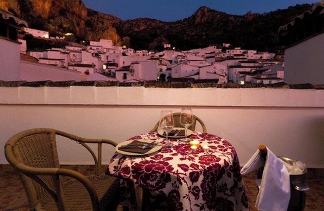 Homerez - Apartment Ubrique, mountain view