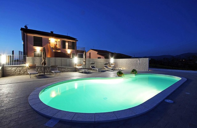 Homerez - Appartement for 4 ppl. with shared pool and garden at Montecastrilli