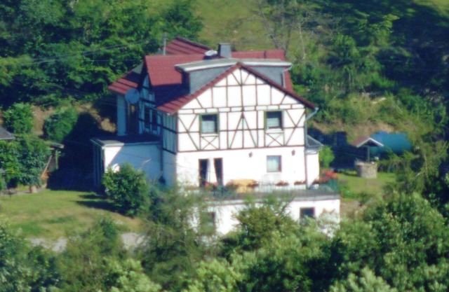 Homerez - Appartement for 4 ppl. with jacuzzi and terrace at Waldbreitbach