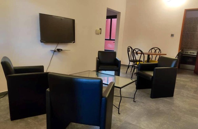 Homerez - Appartement for 4 ppl. with shared pool and garden at Porto-Novo