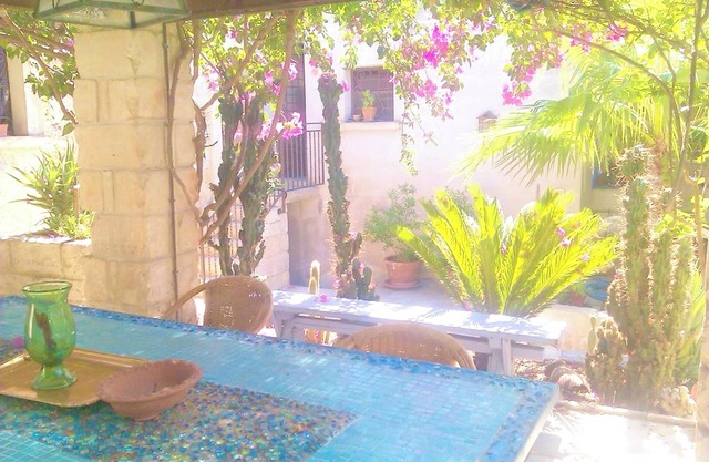 Homerez - Apt. in Serrano - parking
