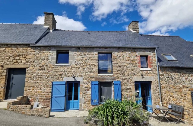 Homerez - Beautiful house for 7 ppl. with garden and terrace at Roz-sur-Couesnon