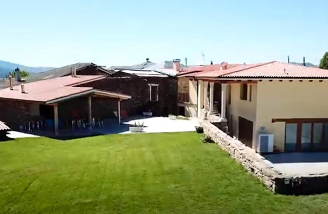 Homerez - Beautiful apartement for 6 ppl. with garden and terrace at Mourisca