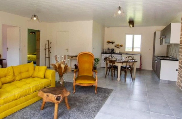 Homerez - Beautiful house for 4 ppl. with garden and terrace at Fossemagne